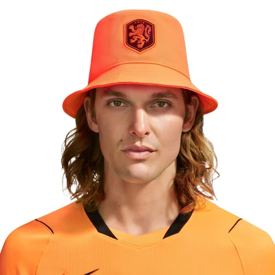 Nike Nederland Bucket Hat oranje zwart wit 2026 - KNVB vissershoedje WK 2026