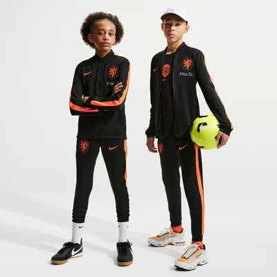 Nederlands Elftal Strike trainingspak kids 2026/2028 (zwart met oranje)